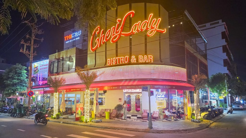 Cheri Lady Bistro in Da Nang illuminated in the evening
